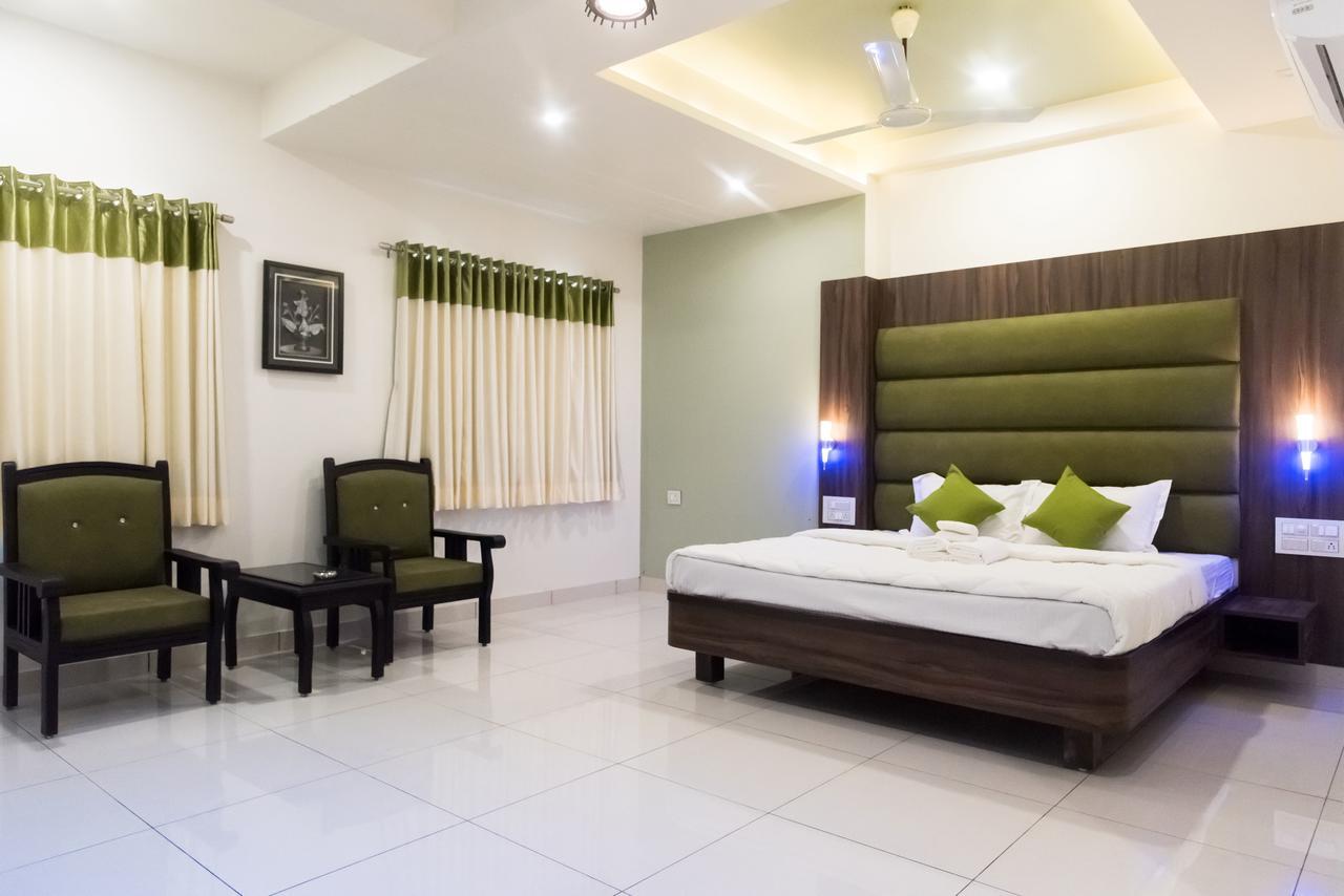 Hotel Shyam Palace Bhuj Bagian luar foto
