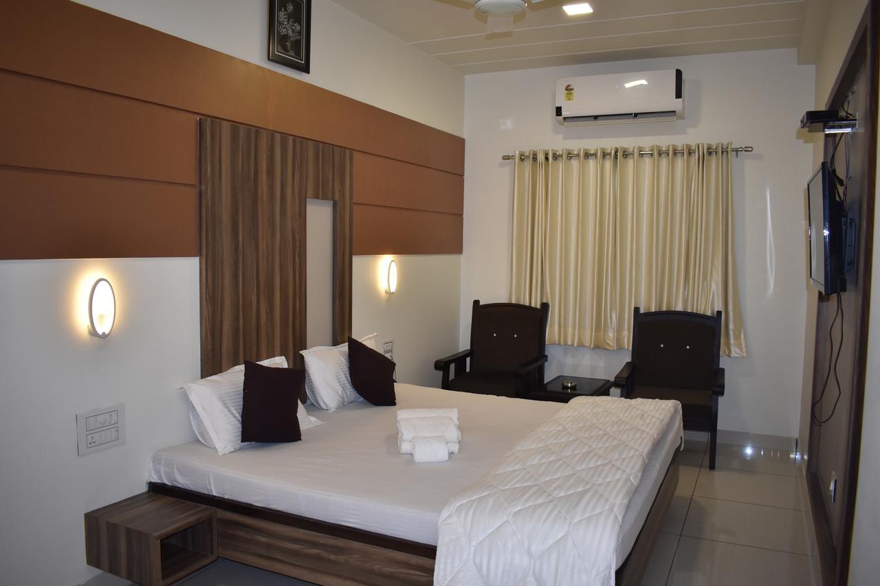 Hotel Shyam Palace Bhuj Bagian luar foto