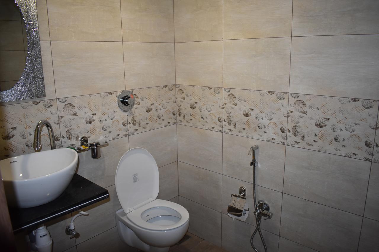 Hotel Shyam Palace Bhuj Bagian luar foto