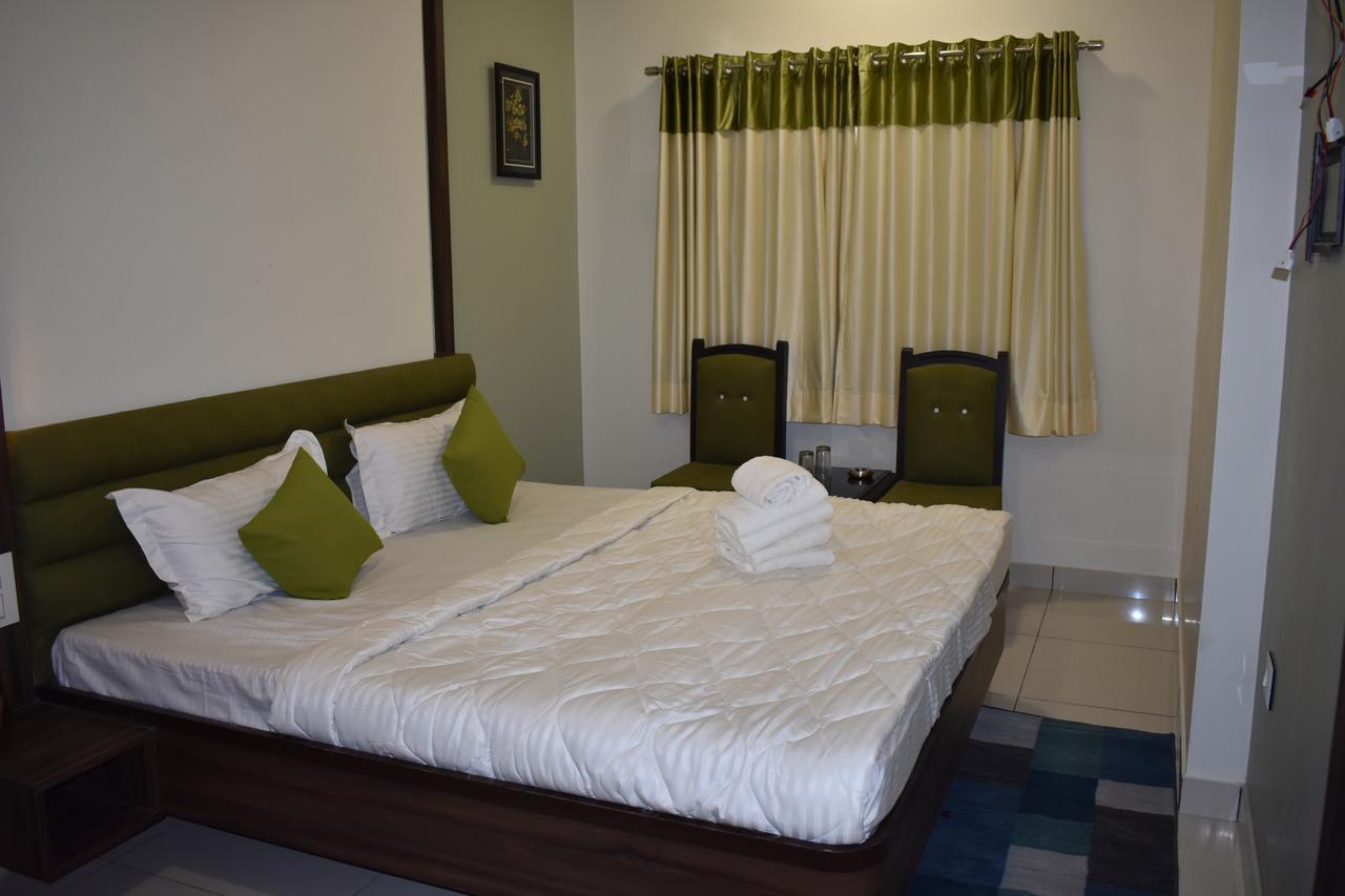 Hotel Shyam Palace Bhuj Bagian luar foto