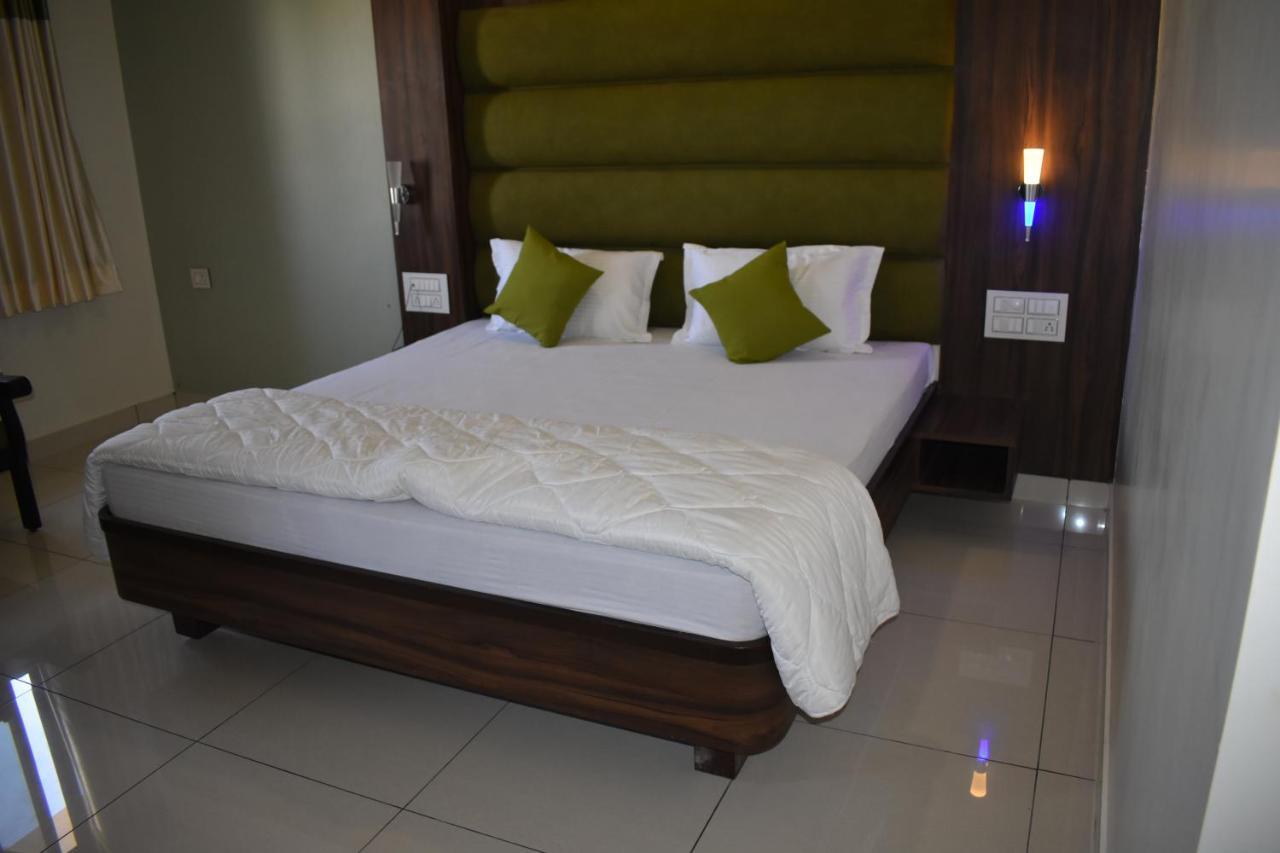 Hotel Shyam Palace Bhuj Bagian luar foto