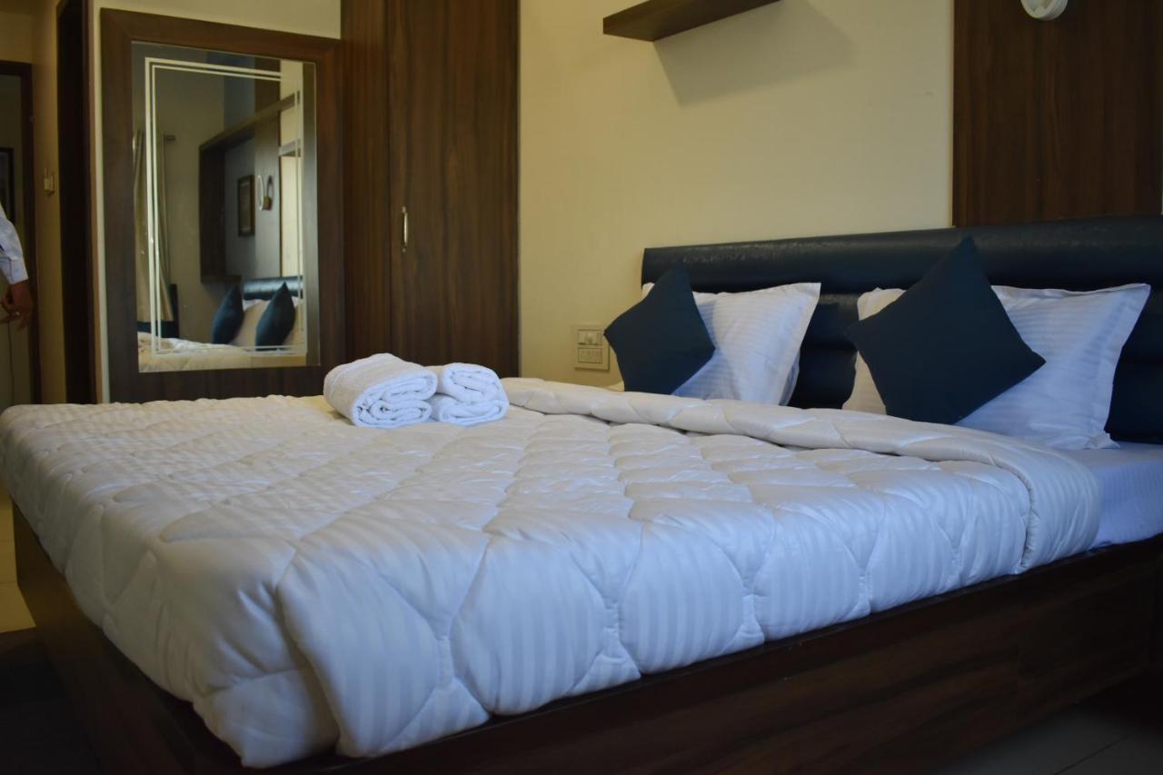 Hotel Shyam Palace Bhuj Bagian luar foto